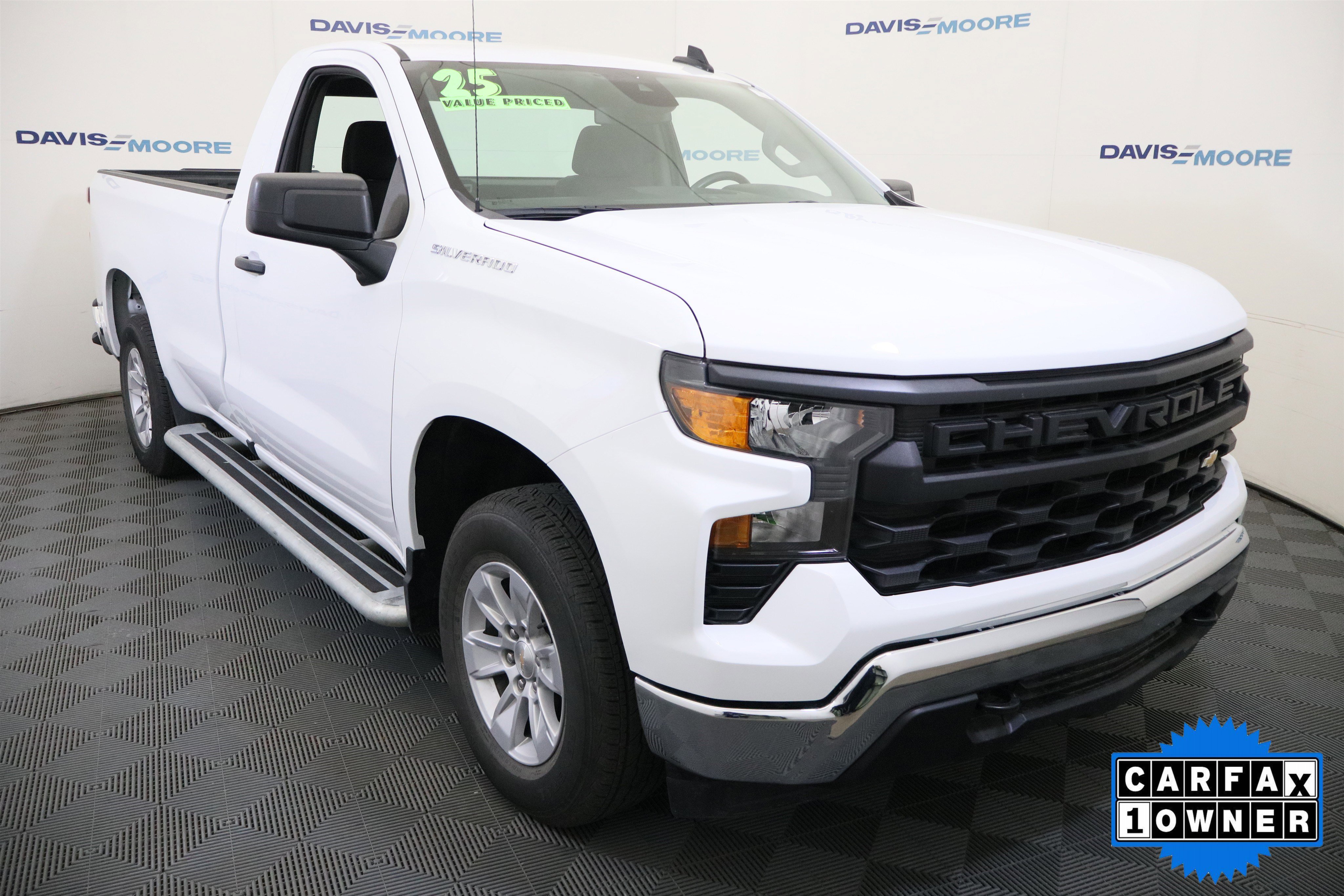 Used 2025 Chevrolet Silverado 1500 W/T RWD image 3