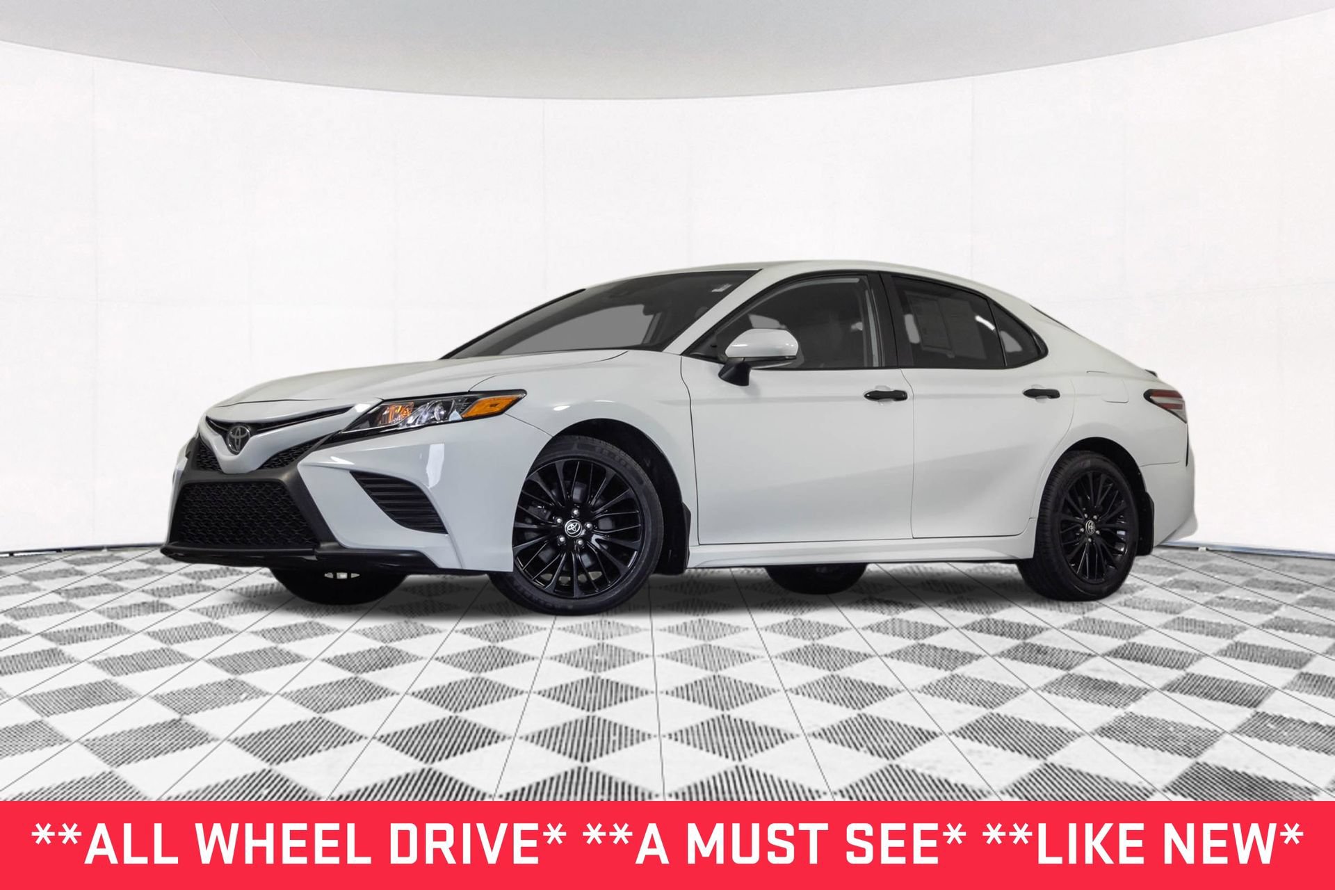 Used 2020 Toyota Camry SE AWD/4WD image 2