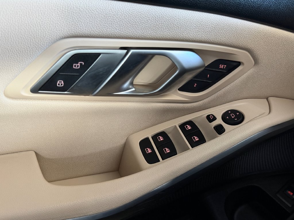 Used 2019 BMW 330i Sedan w/ Premium Package RWD image 11