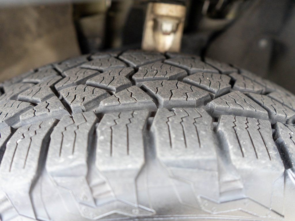 Used 2020 Jeep Grand Cherokee Laredo w/ Quick Order Package 2BN North image 30