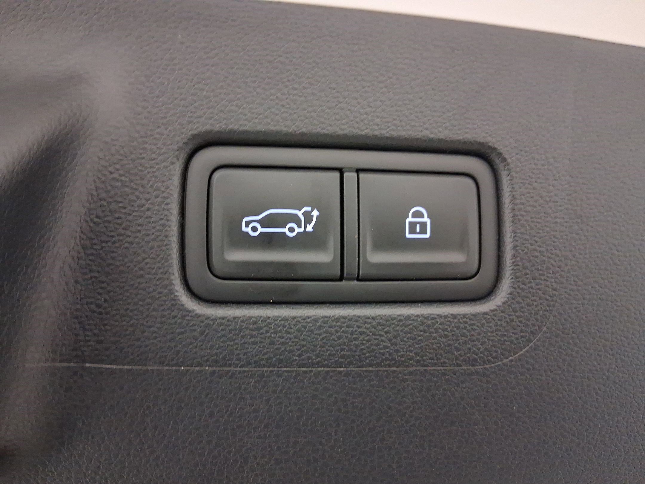 Used 2025 Hyundai Santa Fe SEL image 14