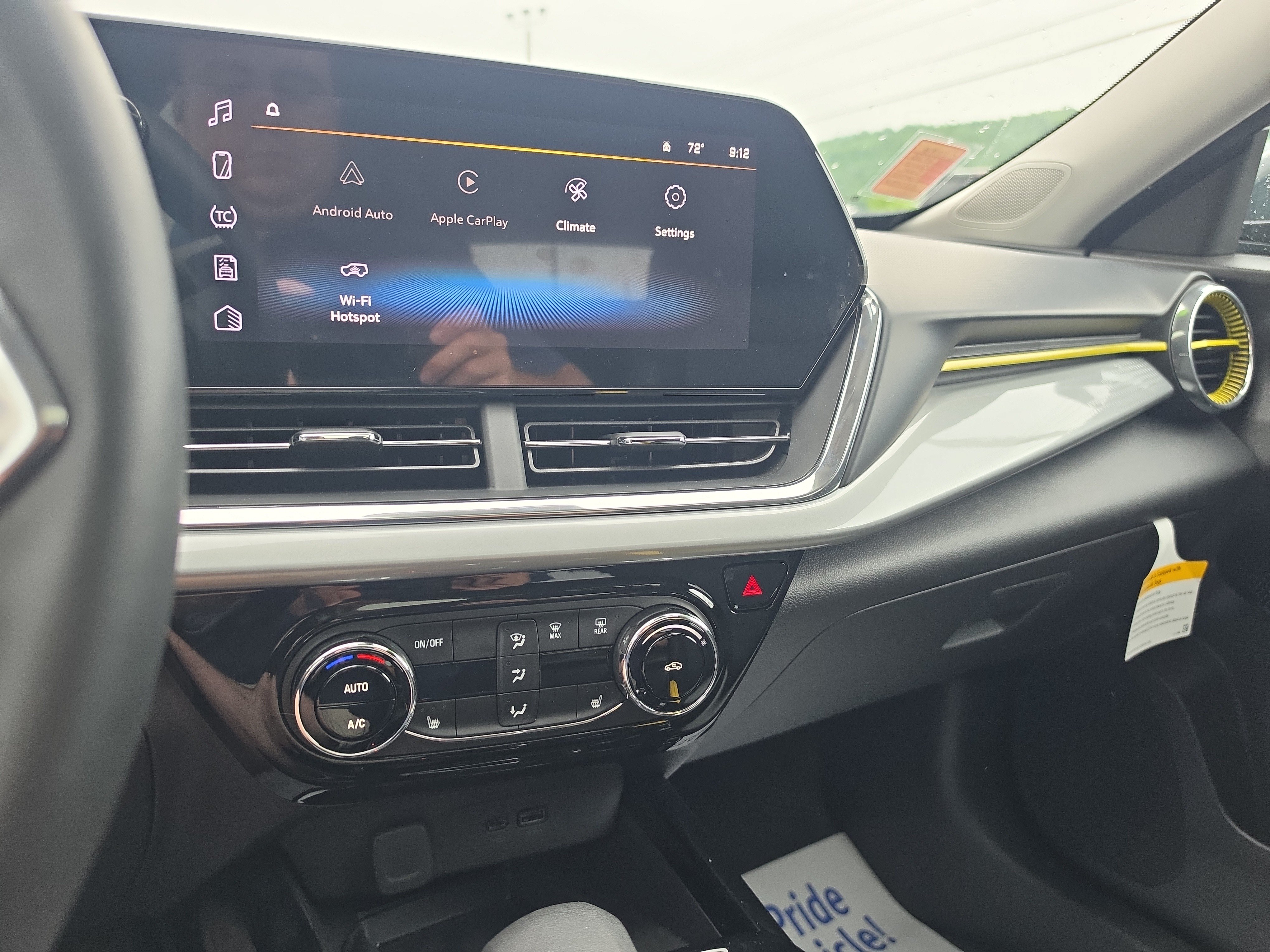 Used 2026 Chevrolet Trax LT w/ Sunroof Package FWD image 22