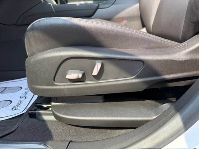 Used 2024 Cadillac XT5 Luxury w/ LPO, Floor Liner Package AWD/4WD image 14