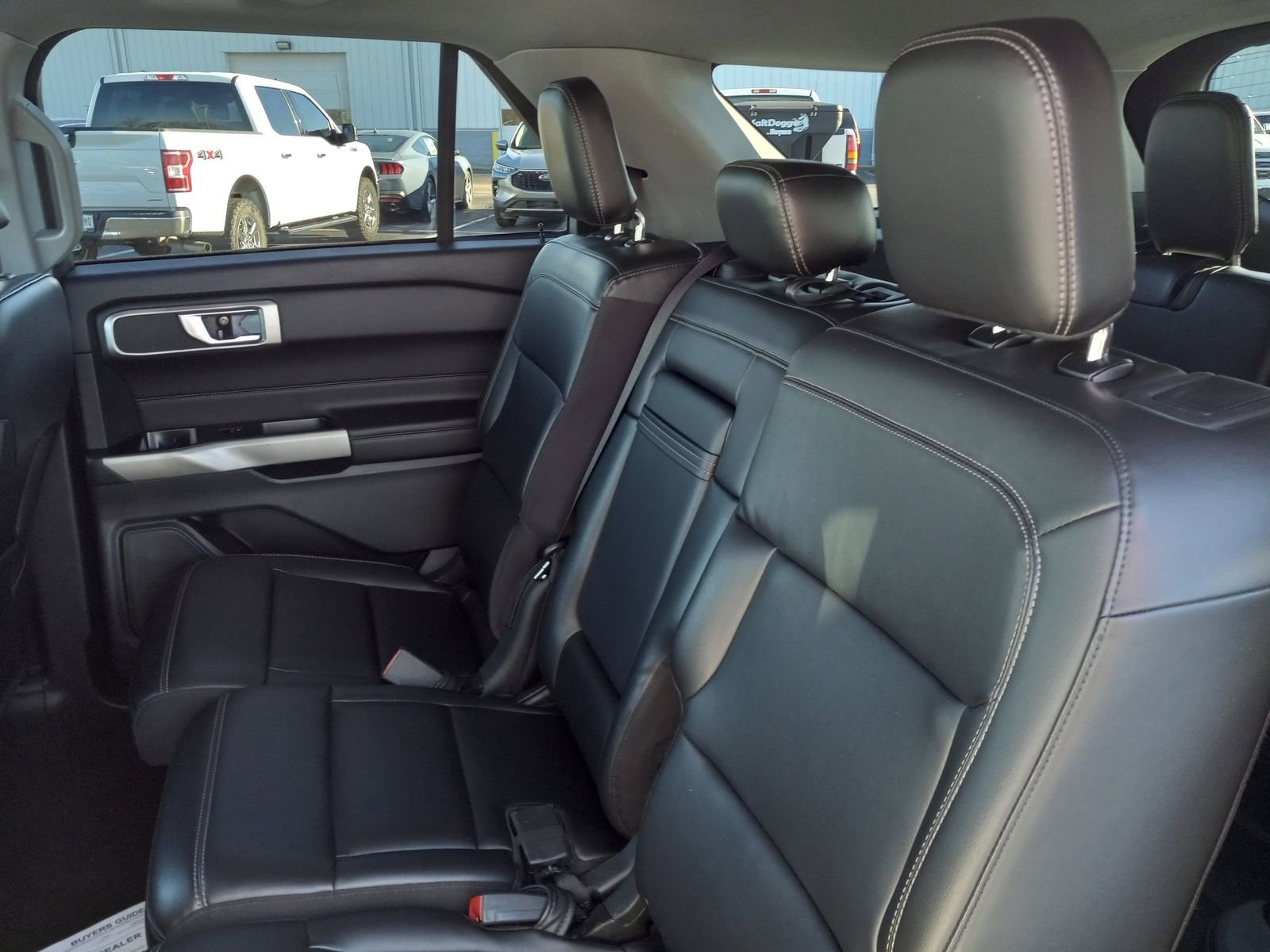 Used 2023 Ford Explorer XLT w/ Equipment Group 202A RWD image 15