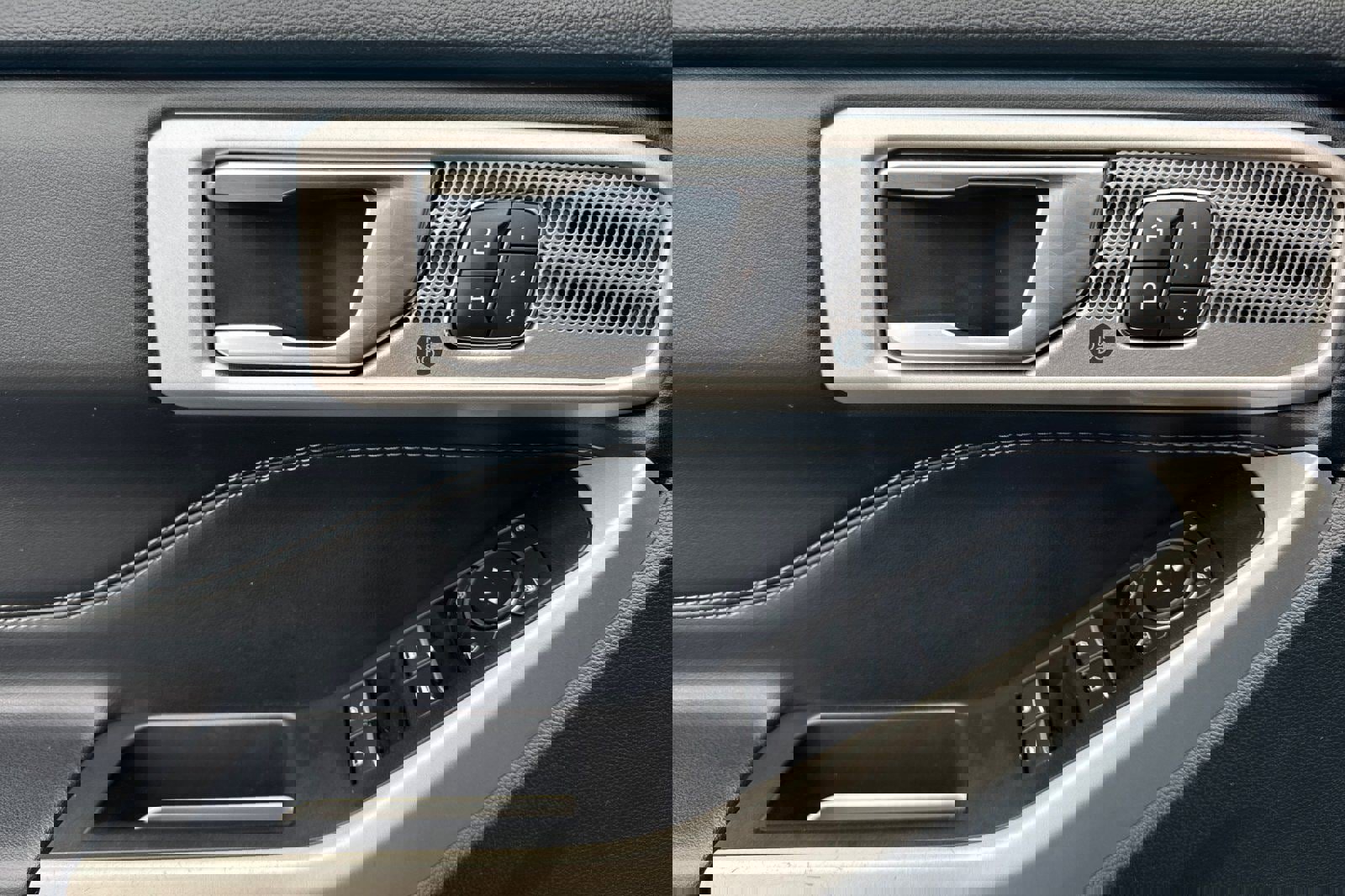 Certified 2021 Ford Explorer Limited w/ Equipment Group 301A image 12