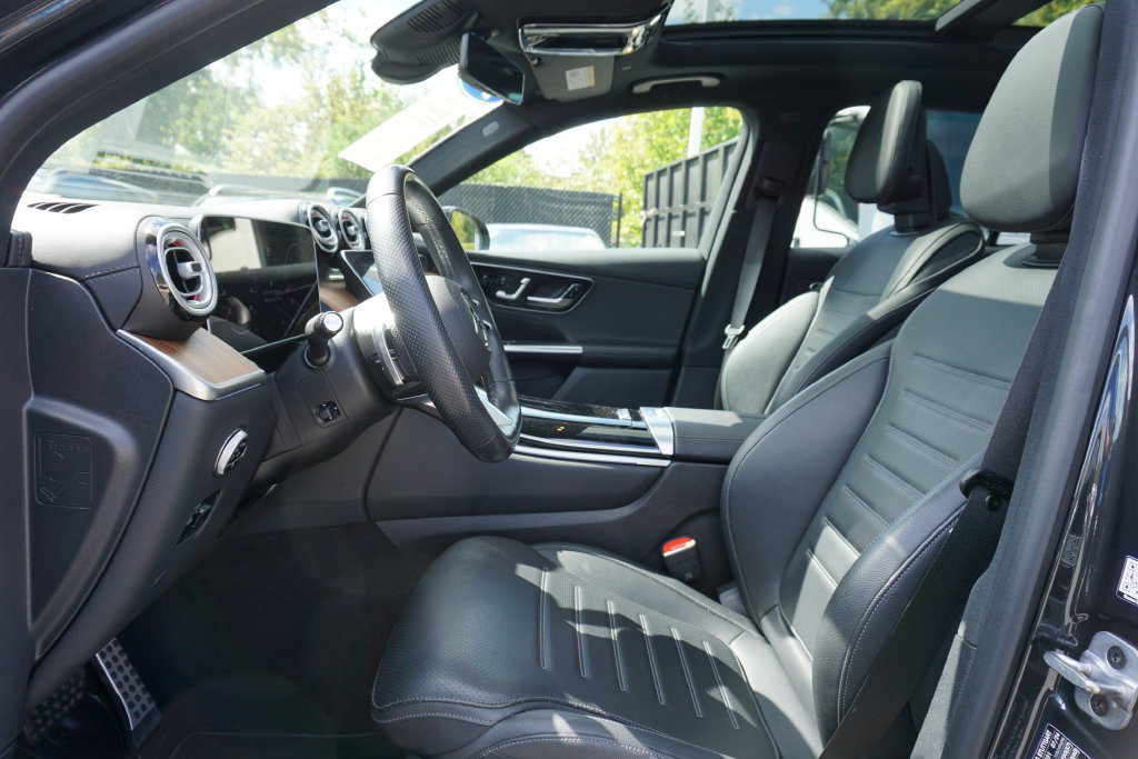 Certified 2025 Mercedes-Benz GLC 300 image 11