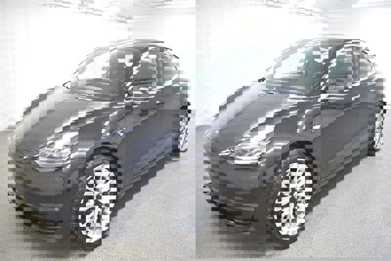 Used 2018 Tesla Model 3 Long Range image 3