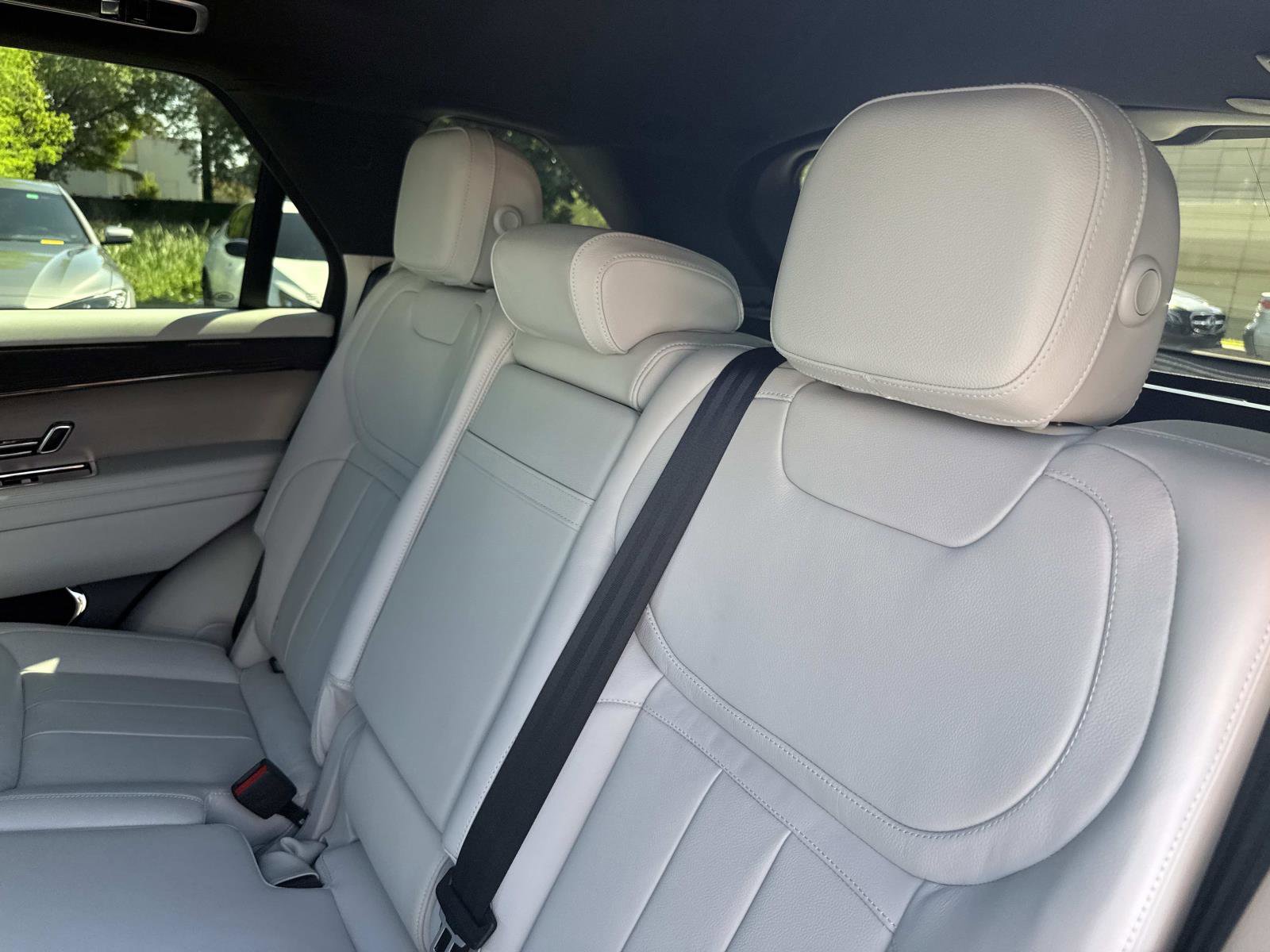 Used 2025 Land Rover Range Rover Sport S image 15