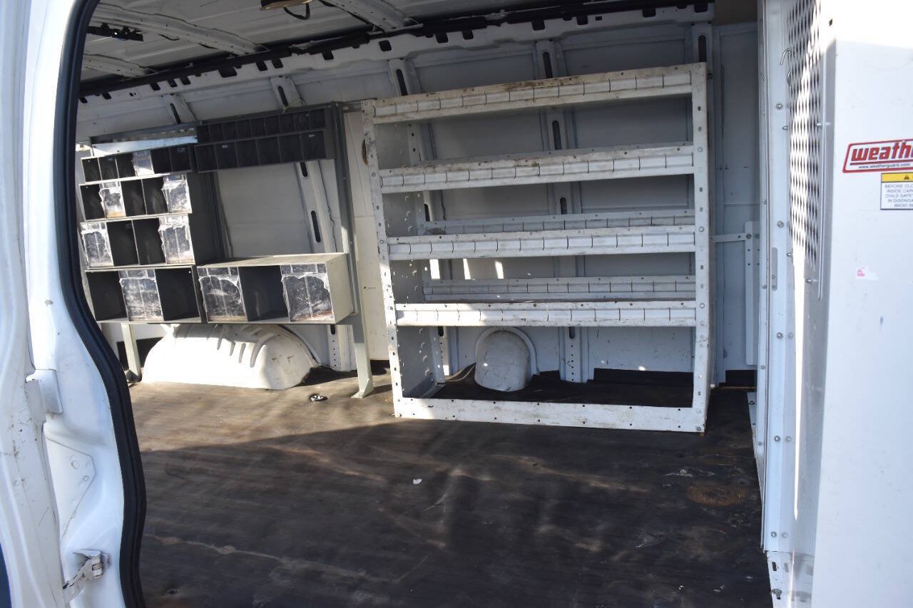 Used 2018 Chevrolet Express 2500 Extended RWD image 11