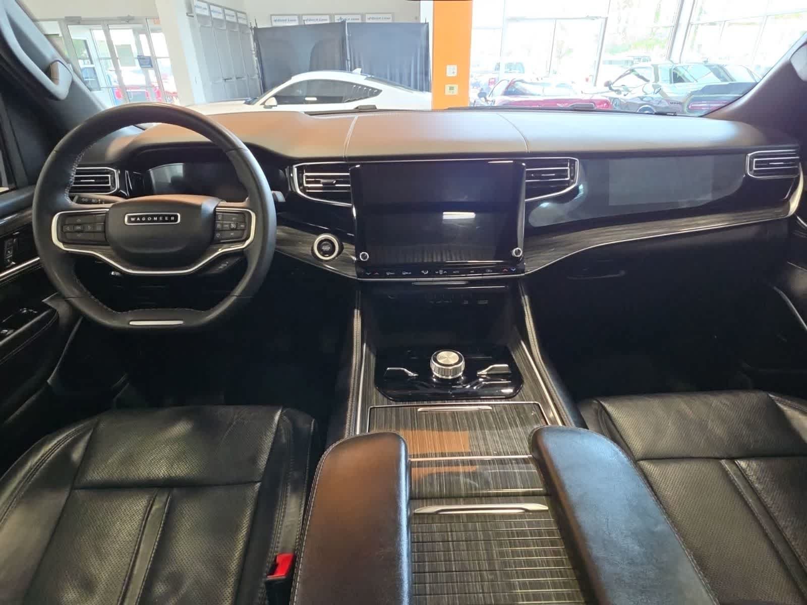 Used 2022 Jeep Wagoneer Series III w/ Premium Group I AWD/4WD image 32