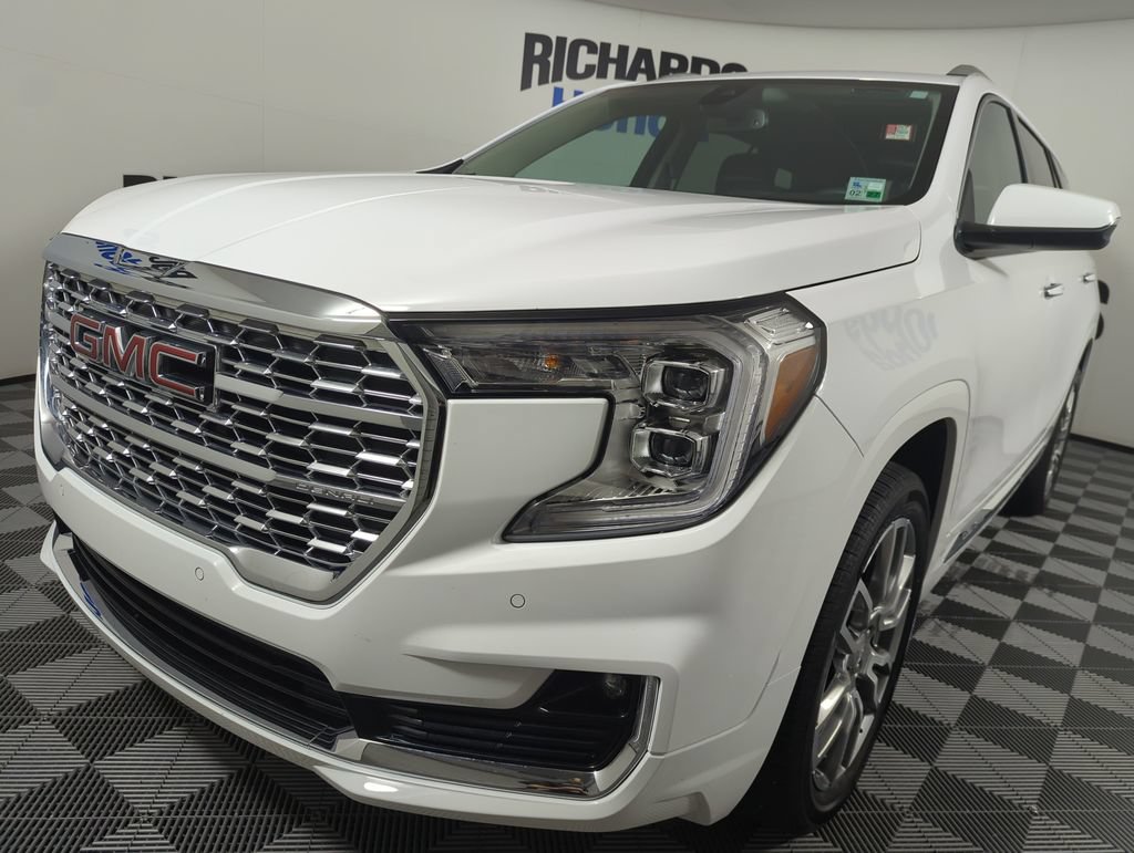 Used 2024 GMC Terrain Denali AWD/4WD video 1