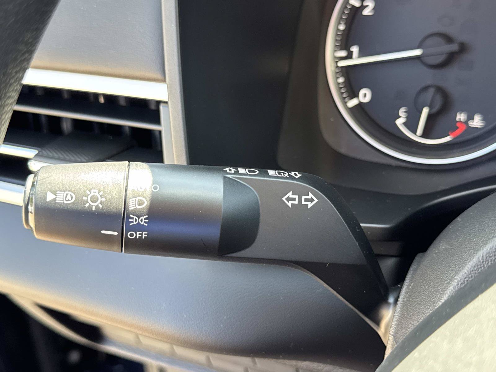 New 2026 Mitsubishi Outlander ES FWD image 28