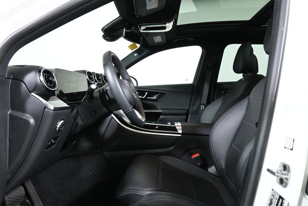 Certified 2025 Mercedes-Benz GLC 300 4MATIC image 3