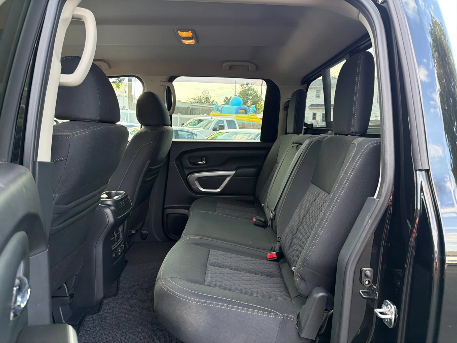 Used 2019 Nissan Titan SV w/ SV Convenience Package AWD/4WD image 9