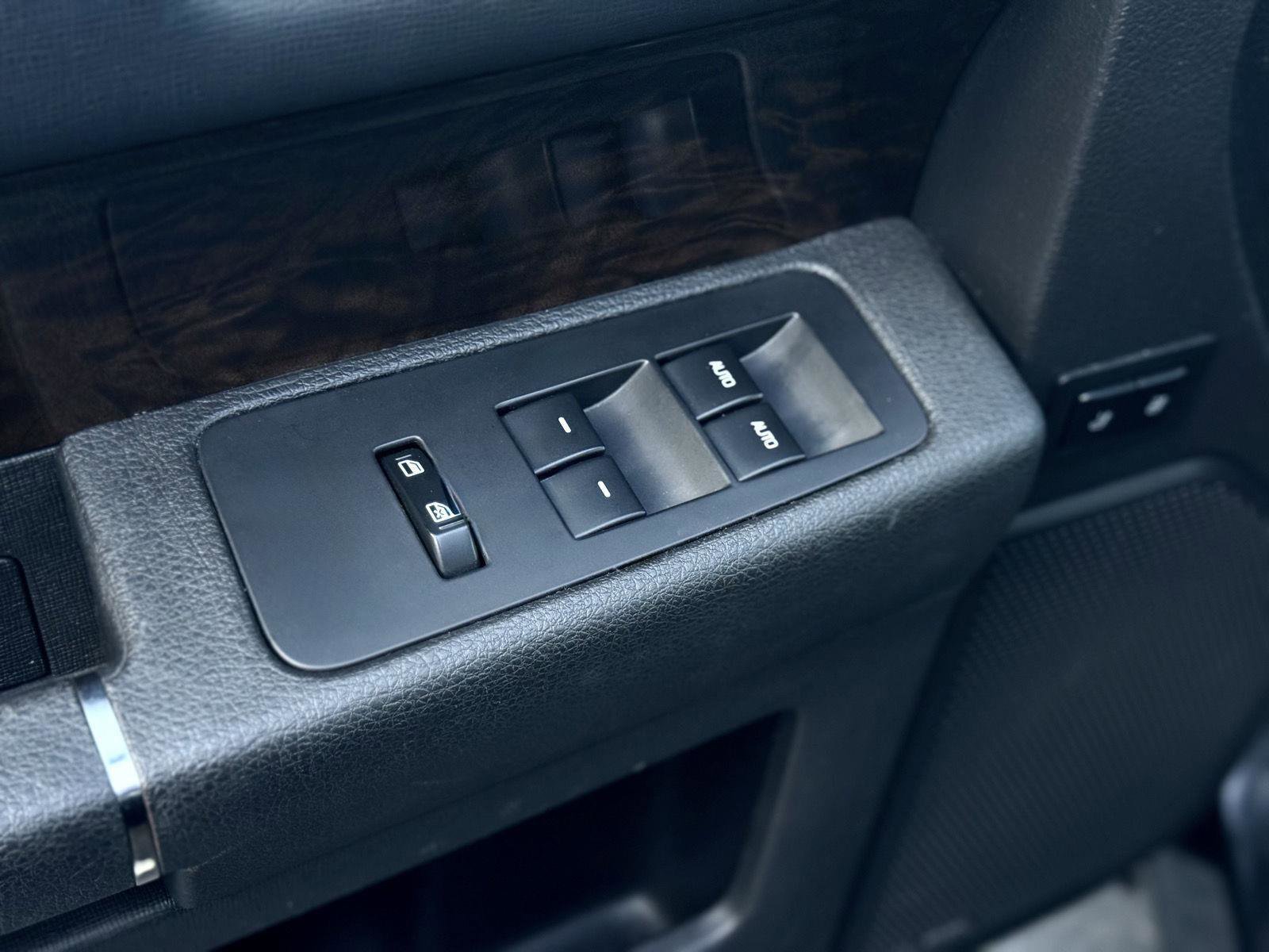 Used 2015 Ford Flex Limited w/ Equipment Group 302A AWD/4WD image 11