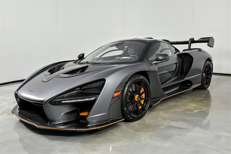 Used 2019 McLaren Senna RWD image 3