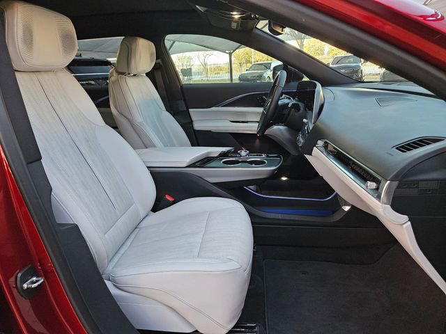 Certified 2024 Cadillac Lyriq Luxury image 25