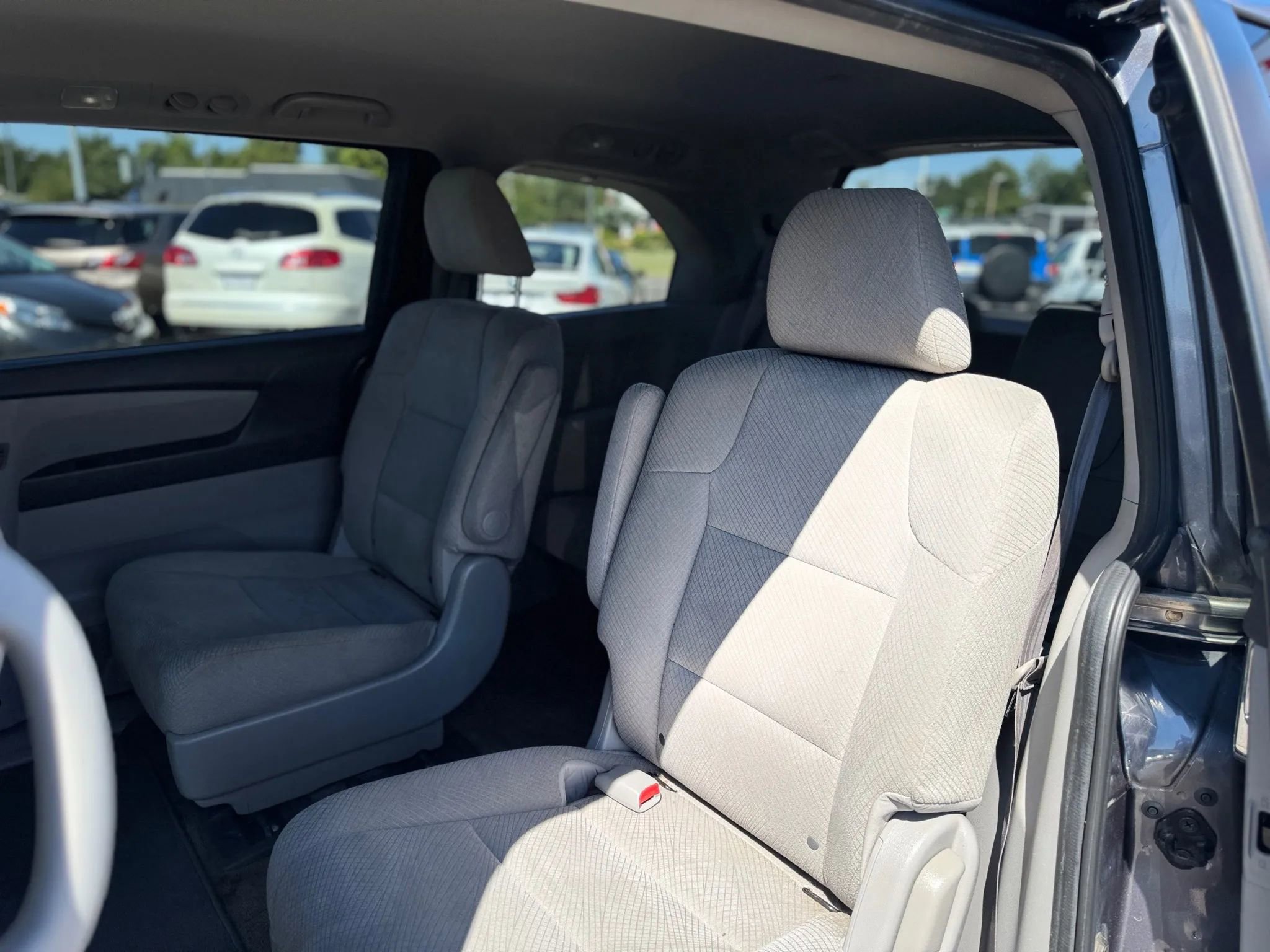 Used 2015 Honda Odyssey LX image 35