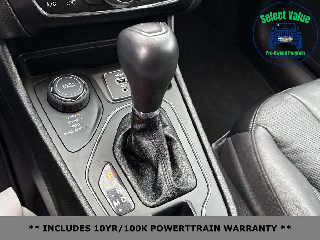 Used 2021 Jeep Cherokee Latitude Lux w/ Comfort/Convenience Group image 28