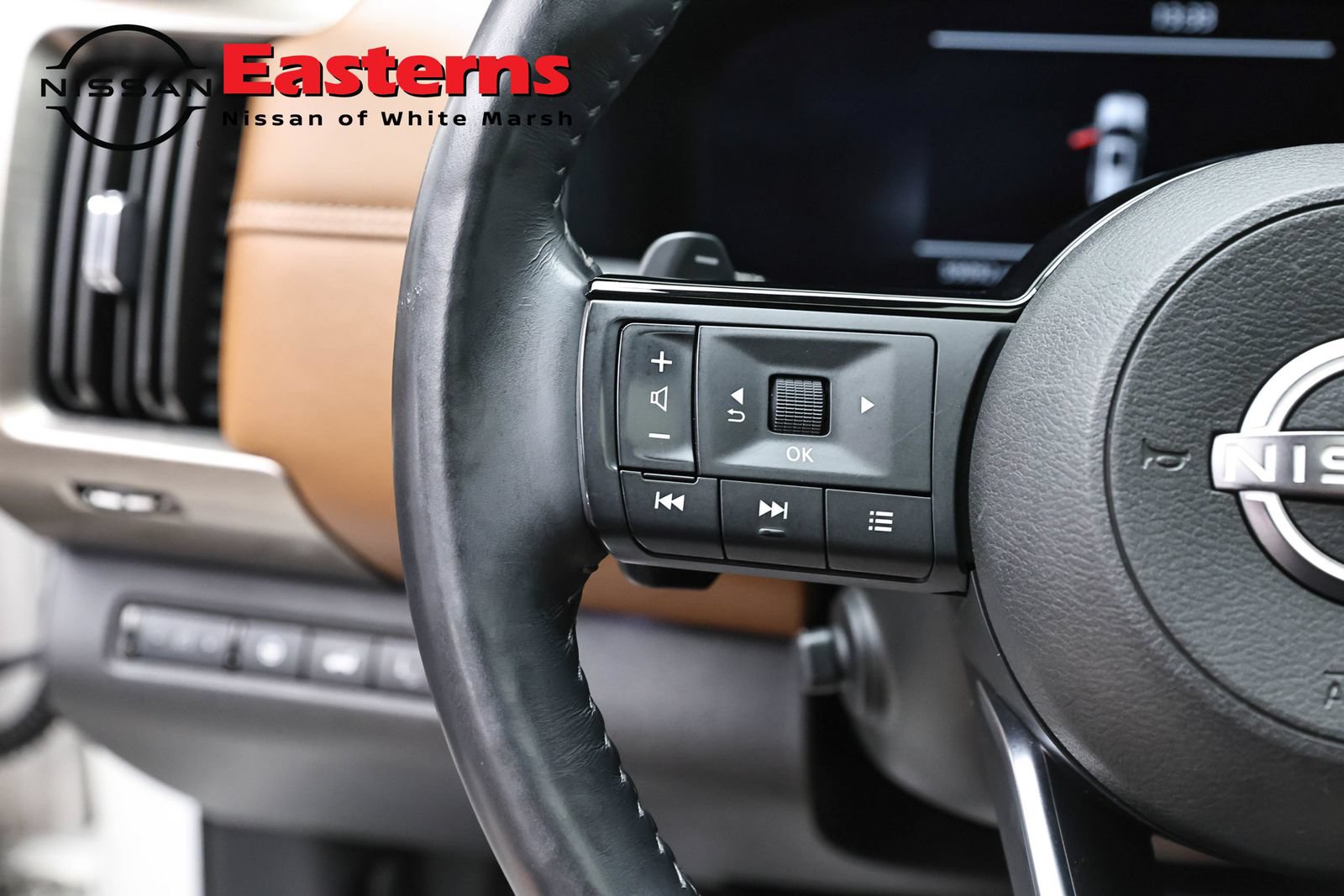 Used 2023 Nissan Pathfinder Platinum AWD/4WD image 15