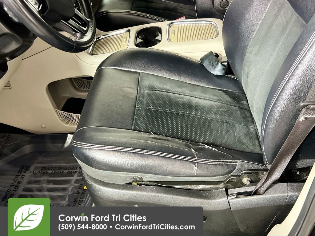 Used 2018 Dodge Grand Caravan SXT image 22