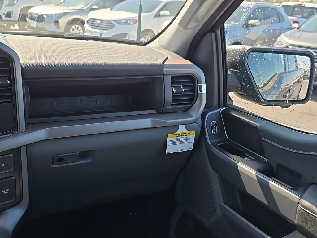 New 2025 Ford F150 Lightning XLT image 19