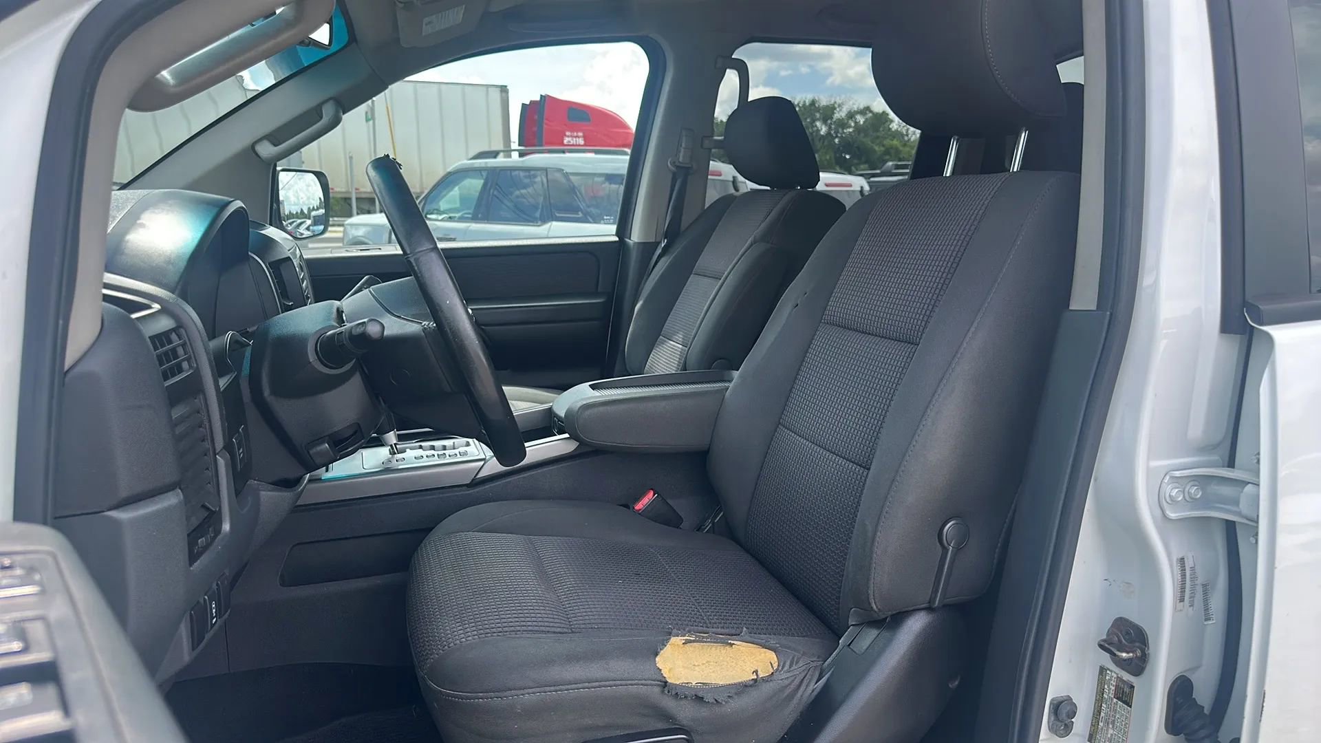 Used 2012 Nissan Titan SV w/ SV Value Truck Pkg image 10