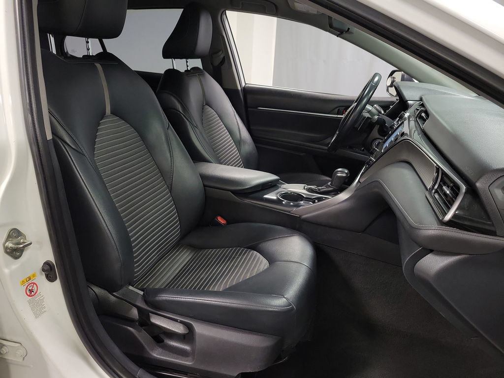 Used 2019 Toyota Camry SE FWD image 23