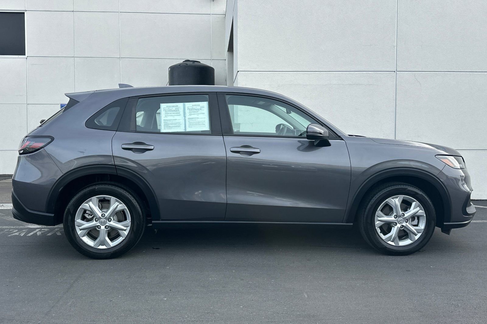 Used 2025 Honda HR-V LX image 2