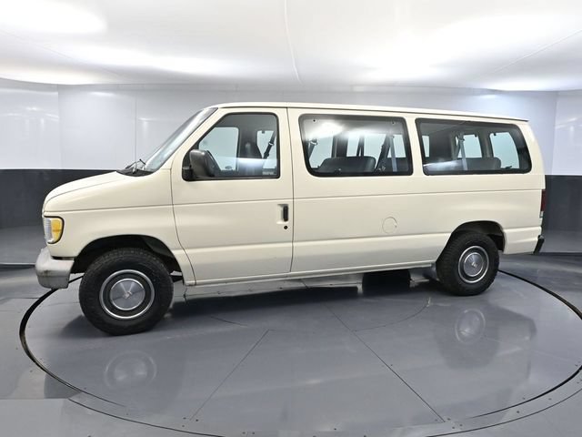 Used 1995 Ford E-150 and Econoline 150 Club Wagon RWD image 7