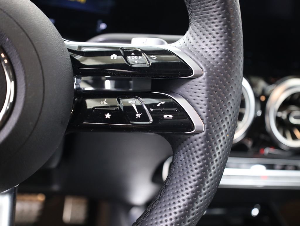 Used 2026 Mercedes-Benz GLA 250 4MATIC image 14