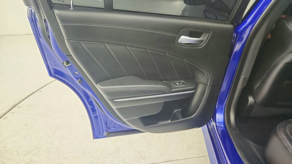 Used 2022 Dodge Charger R/T w/ Plus Group RWD image 25