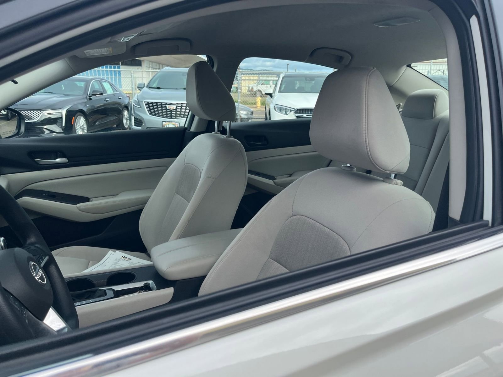 Used 2025 Nissan Altima 2.5 SV image 37