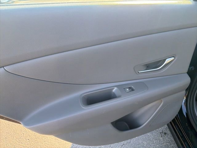 Used 2025 Hyundai Elantra SEL FWD image 25