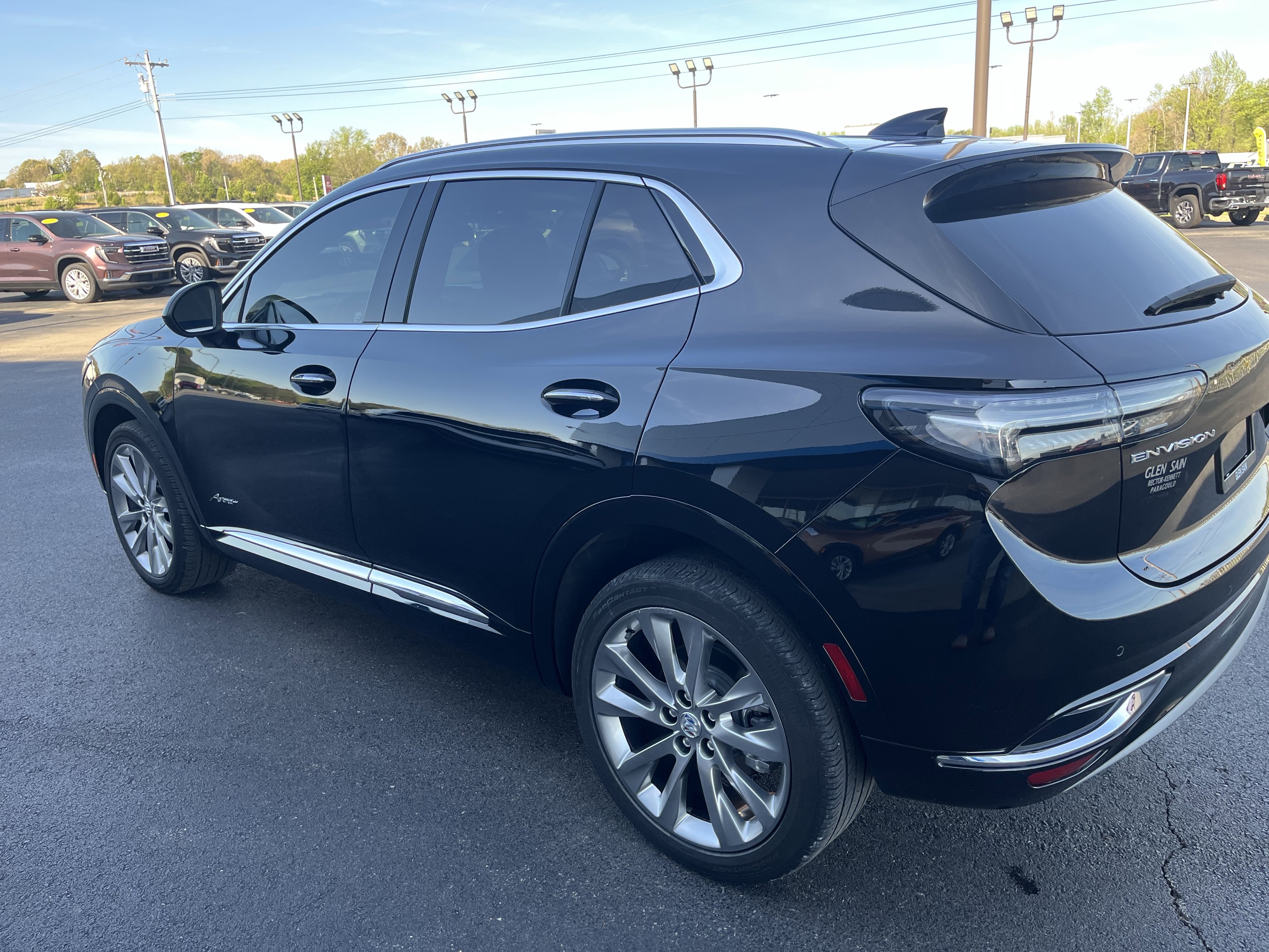 Used 2022 Buick Envision Avenir w/ Safety Package FWD image 6