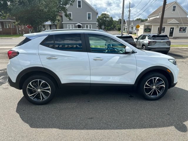 Used 2023 Buick Encore GX Select w/ Safety Package II AWD/4WD image 6