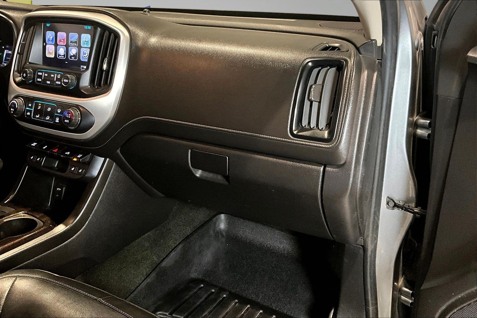Used 2018 GMC Canyon SLT w/ Driver Alert Package AWD/4WD image 27