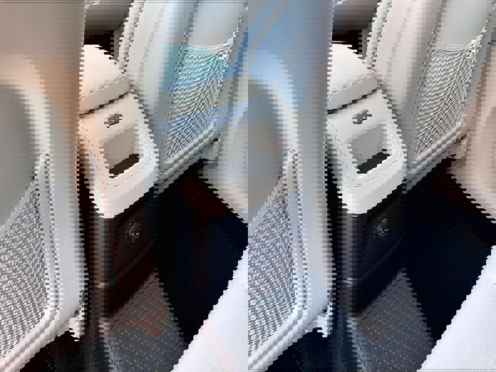 Used 2023 Volvo XC60 T8 Plus w/ Climate Package image 37