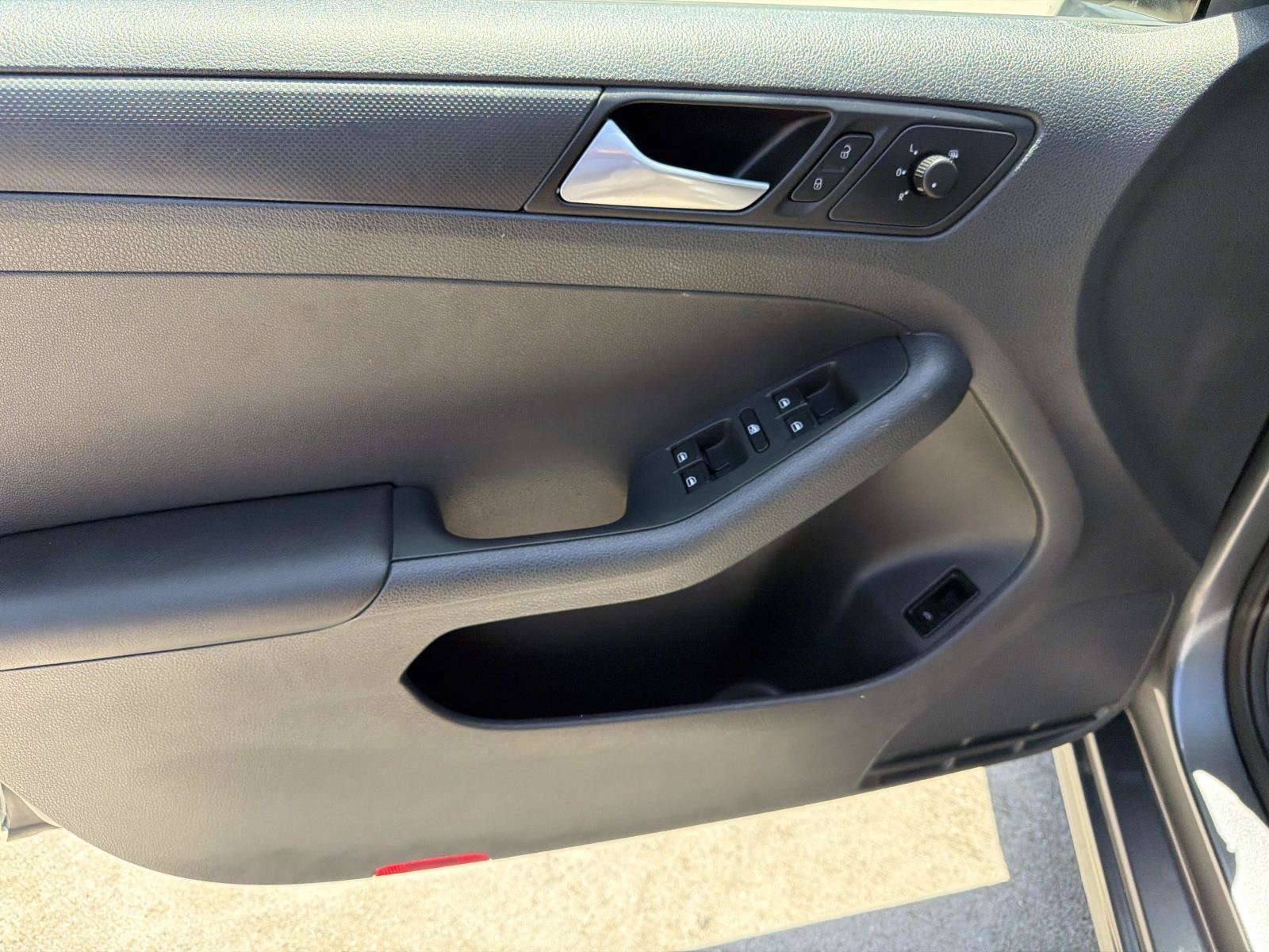 Used 2014 Volkswagen Jetta S FWD image 12