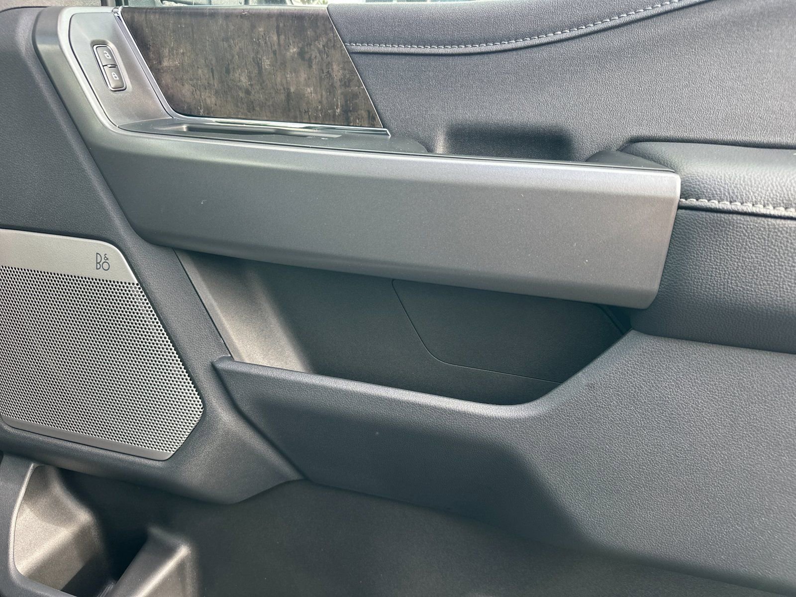 New 2026 Ford F350 Lariat w/ Black Appearance Package image 19