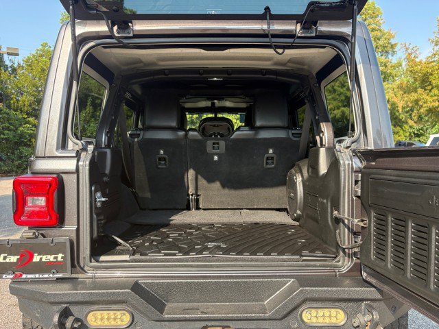 Used 2018 Jeep Wrangler Unlimited Sahara w/ Dual Top Group AWD/4WD image 16