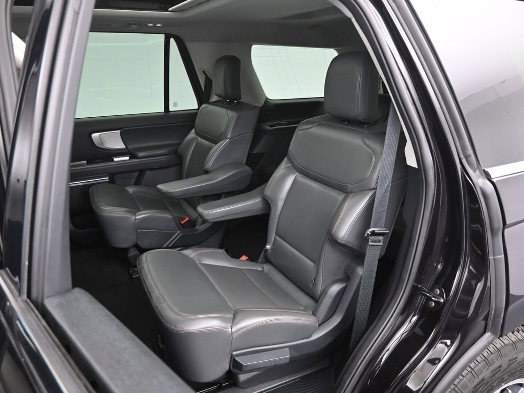 Certified 2025 Ford Expedition Active AWD/4WD image 14