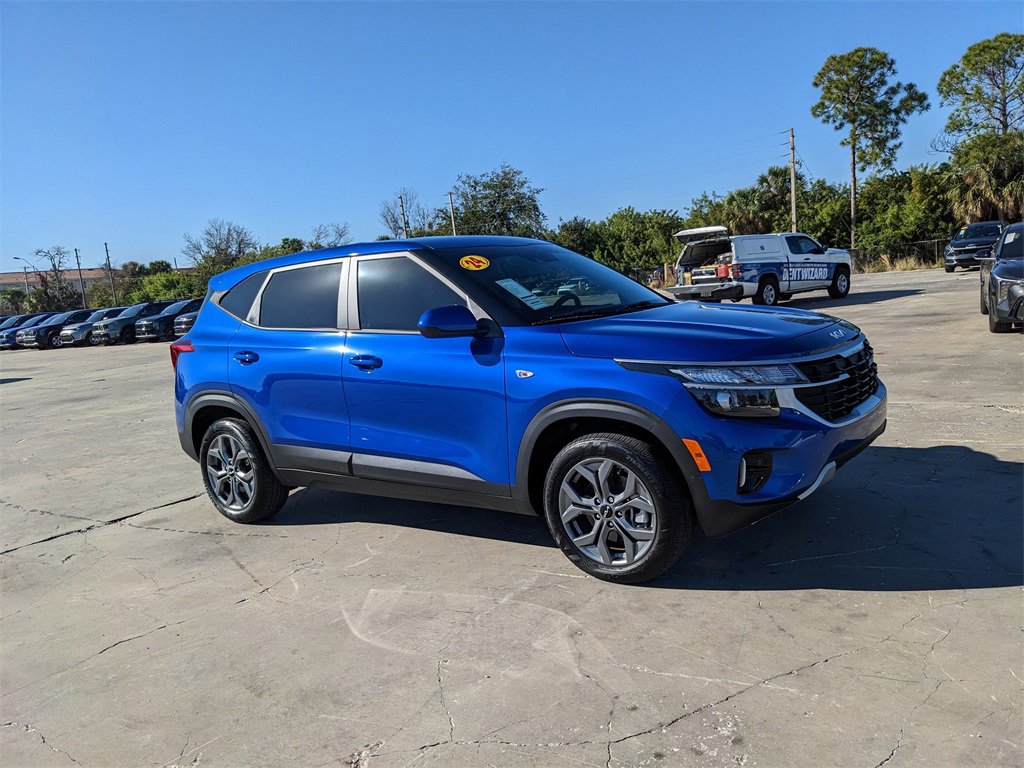 Certified 2024 Kia Seltos LX image 3