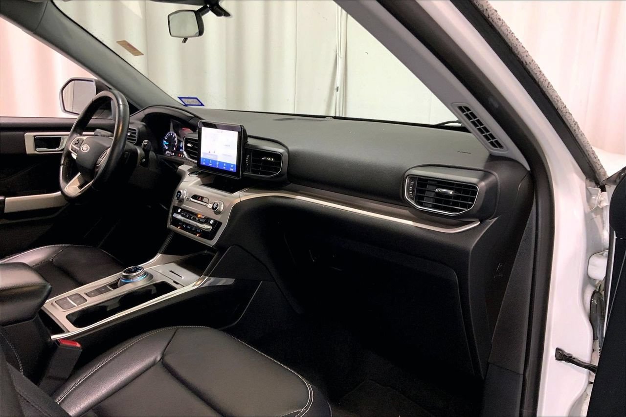 Used 2020 Ford Explorer XLT w/ Equipment Group 202A RWD image 28