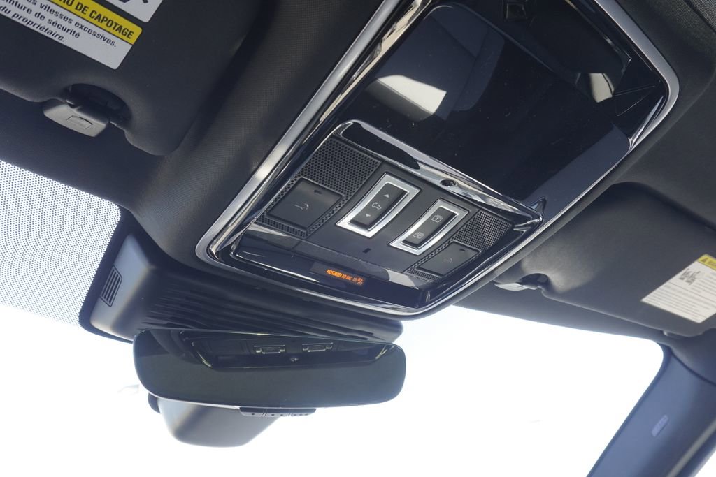 New 2026 Land Rover Range Rover Velar Dynamic SE image 16