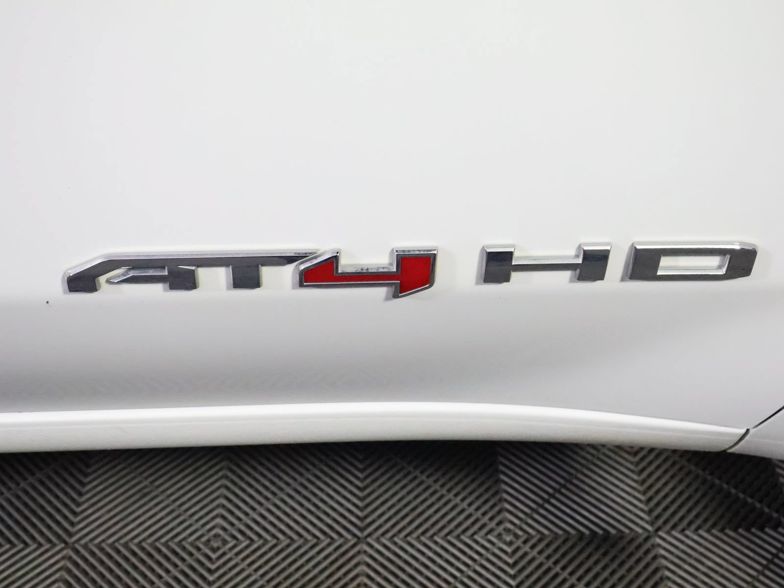 Used 2025 GMC Sierra 2500 AT4 AWD/4WD image 5