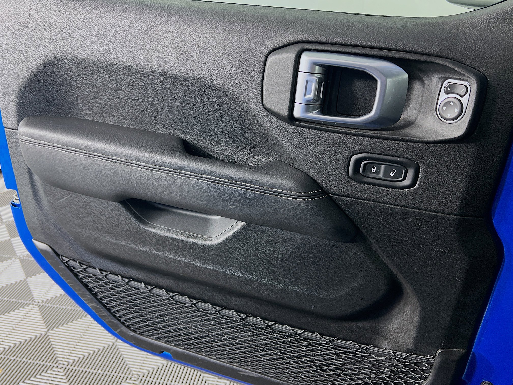 Used 2023 Jeep Wrangler Sahara w/ Cold Weather Group image 20