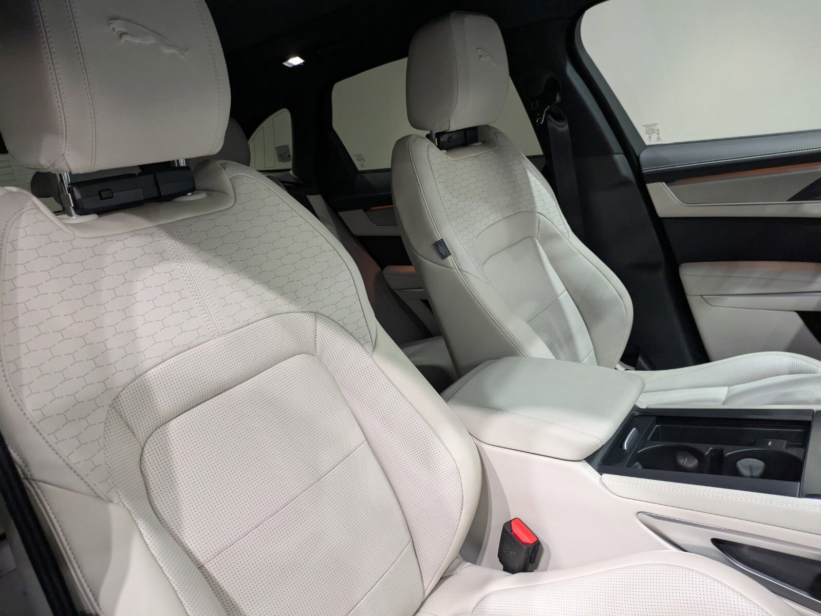 New 2026 Jaguar F-PACE R-Dynamic S image 25