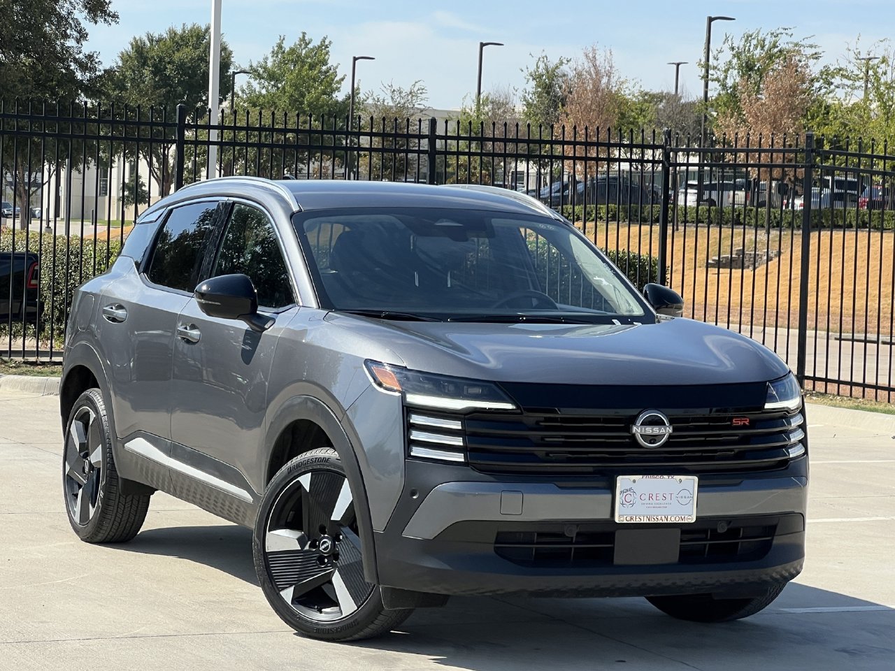 Used 2026 Nissan Kicks SR FWD image 2