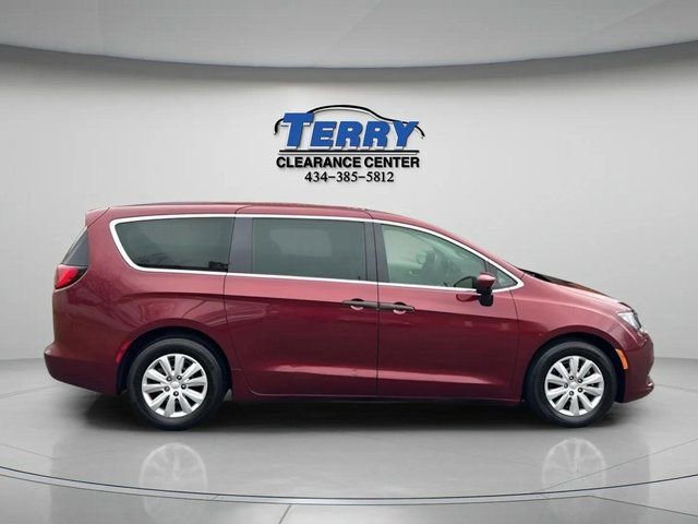 Used 2018 Chrysler Pacifica L image 1